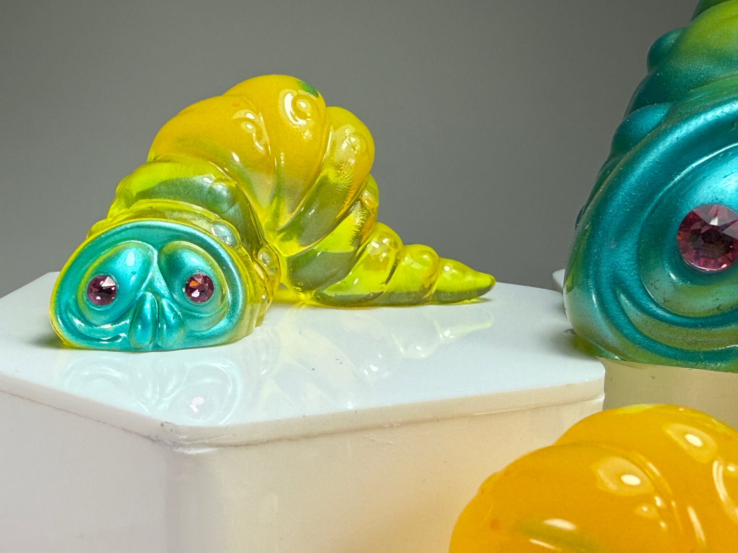 Worm: Yellow with Teal (Glow) Set of 7