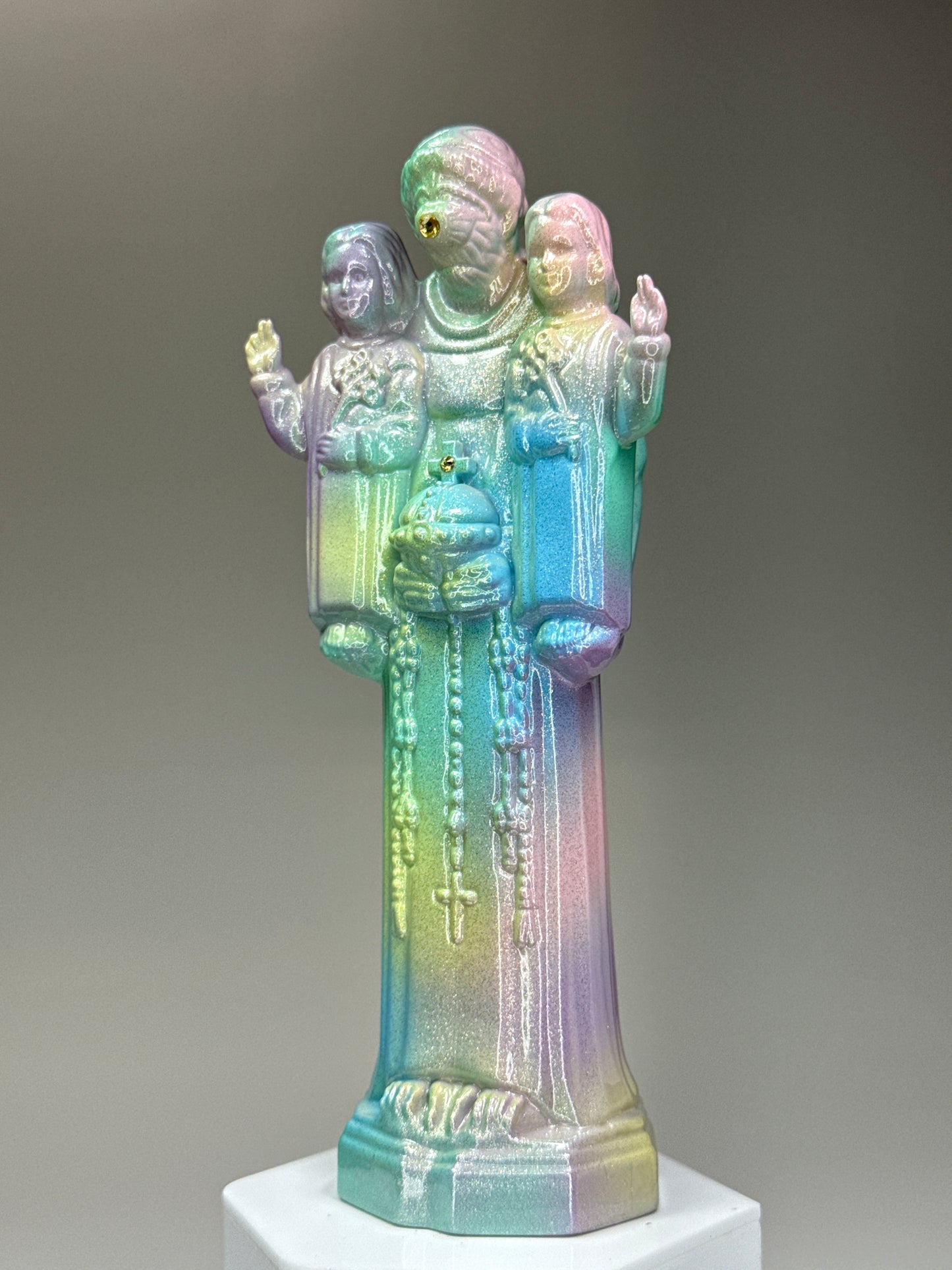 Cyclops with Twins: Silver Pastel