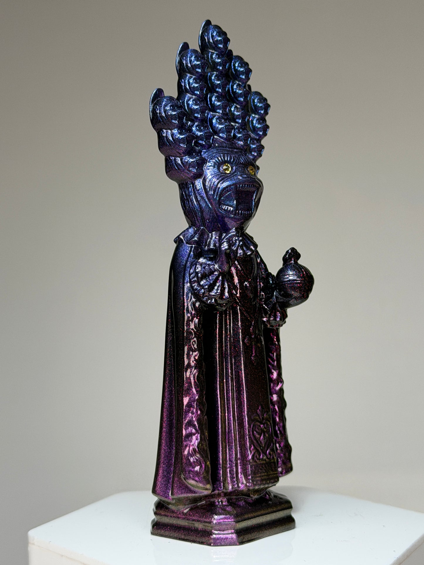 Saint Ape Claw: Color Shift Midnight