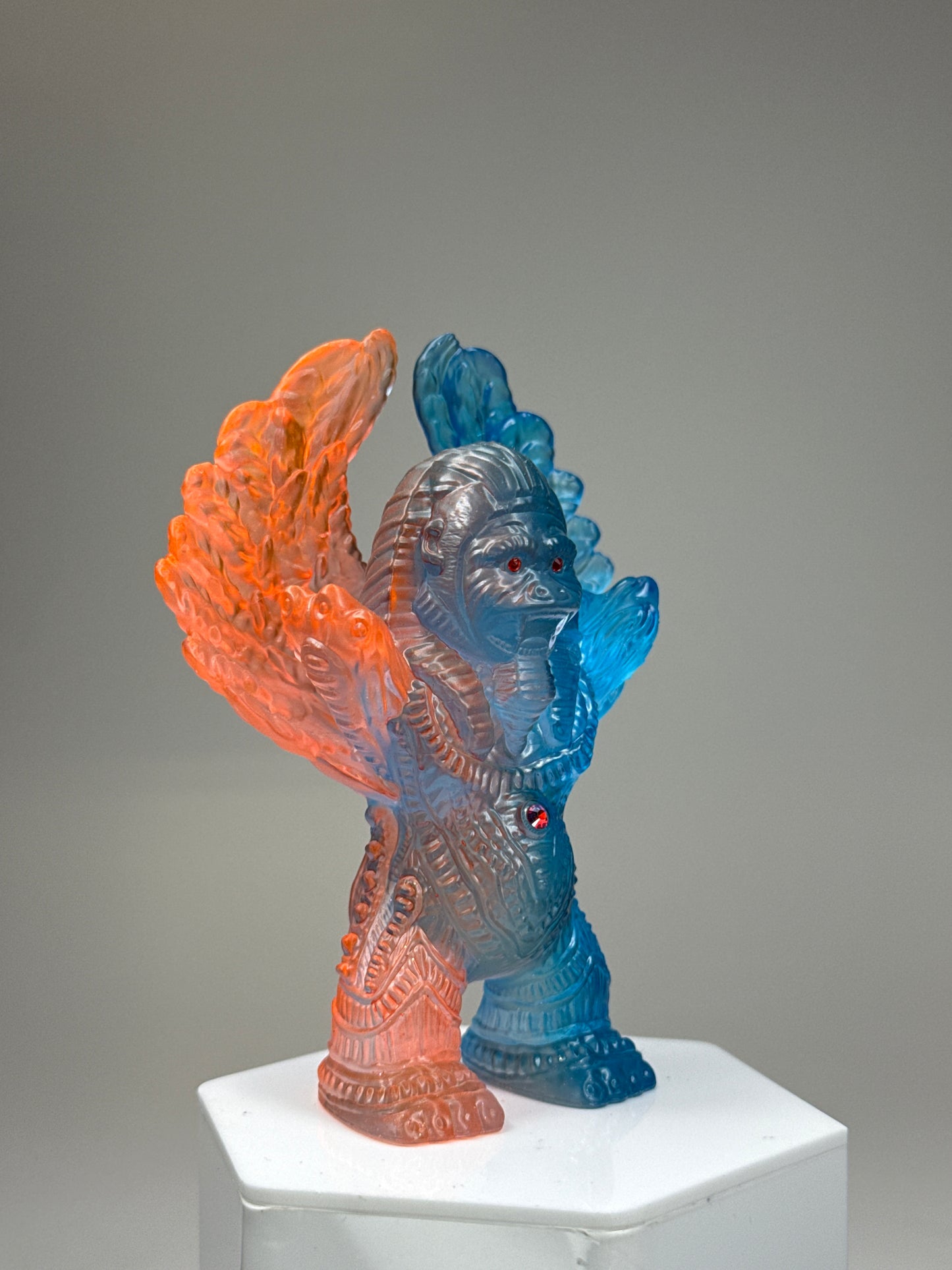 Winged Sphinx Ape: Split Screen Smooth