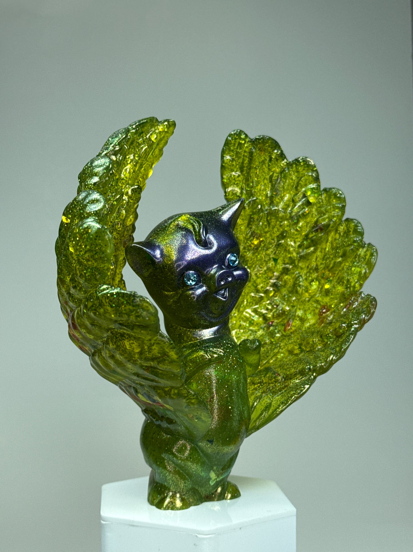 Winged Twisted Pig: Glitter Green