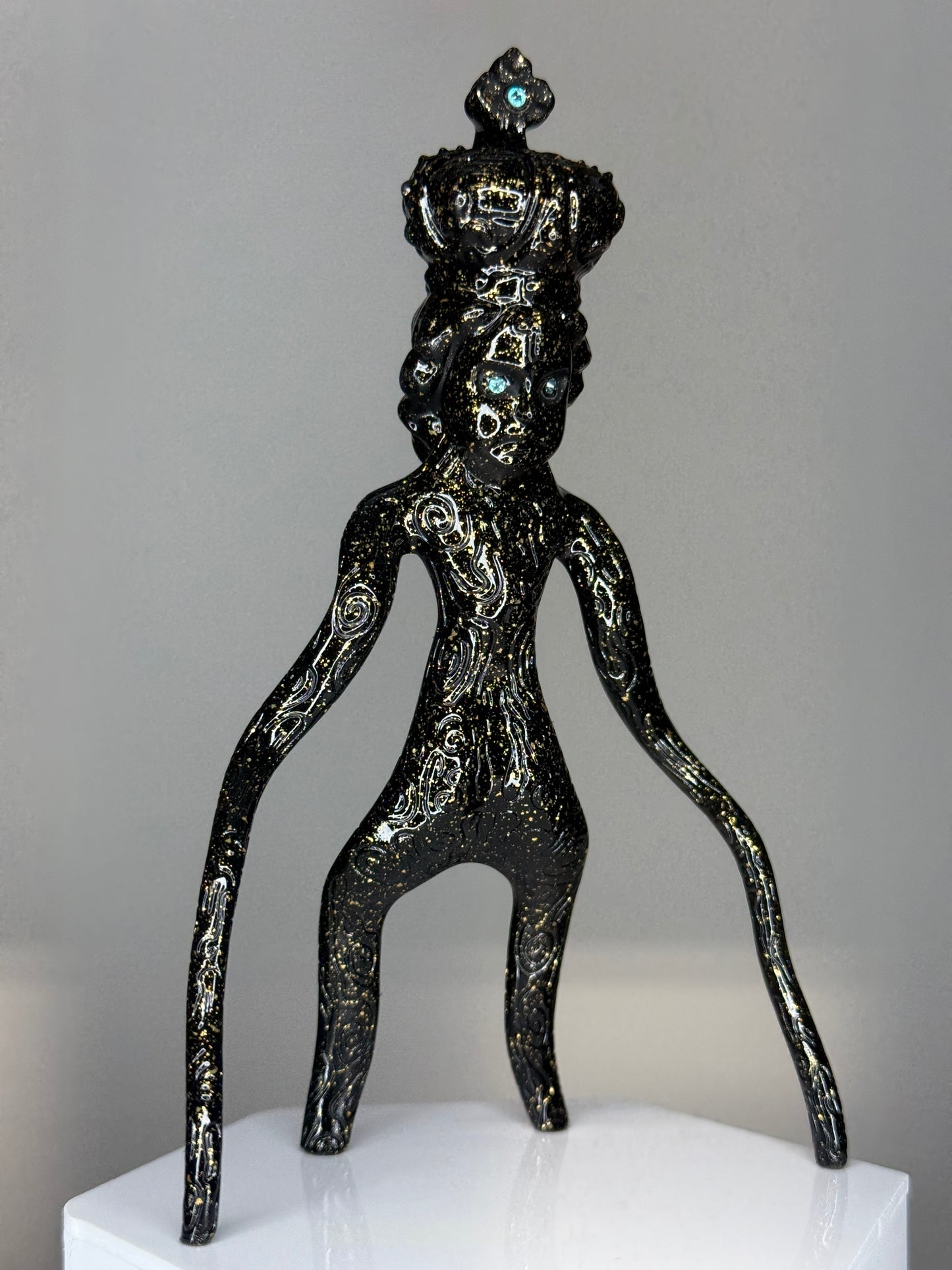 Faith Creeper: Gold Flaked Black