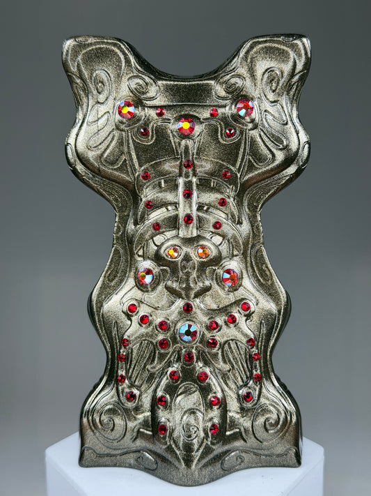 Bveeu Qe’bb: Mirrored Dark Chrome