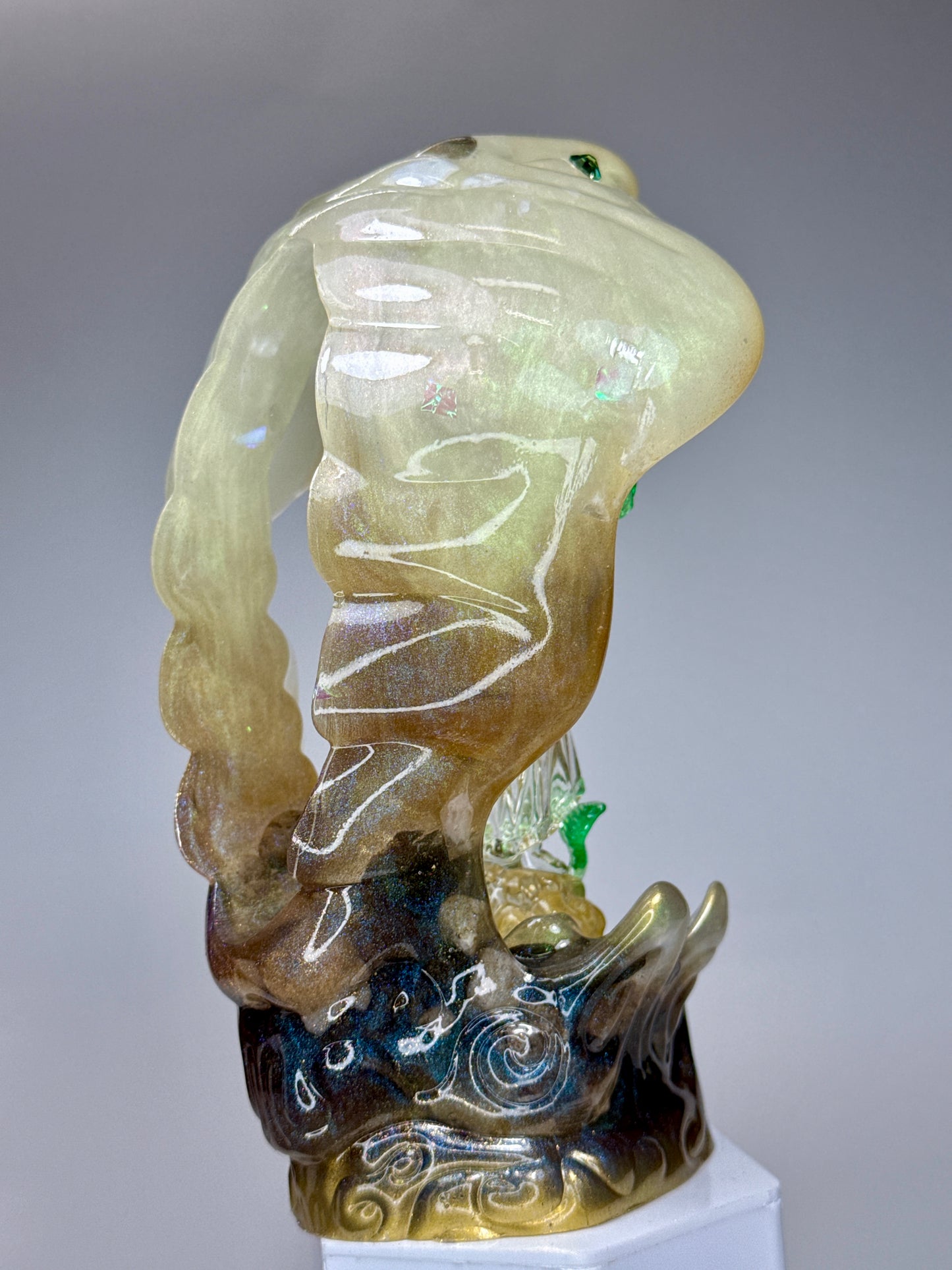 Snake Handler Shrine: Pearlescent Overlord