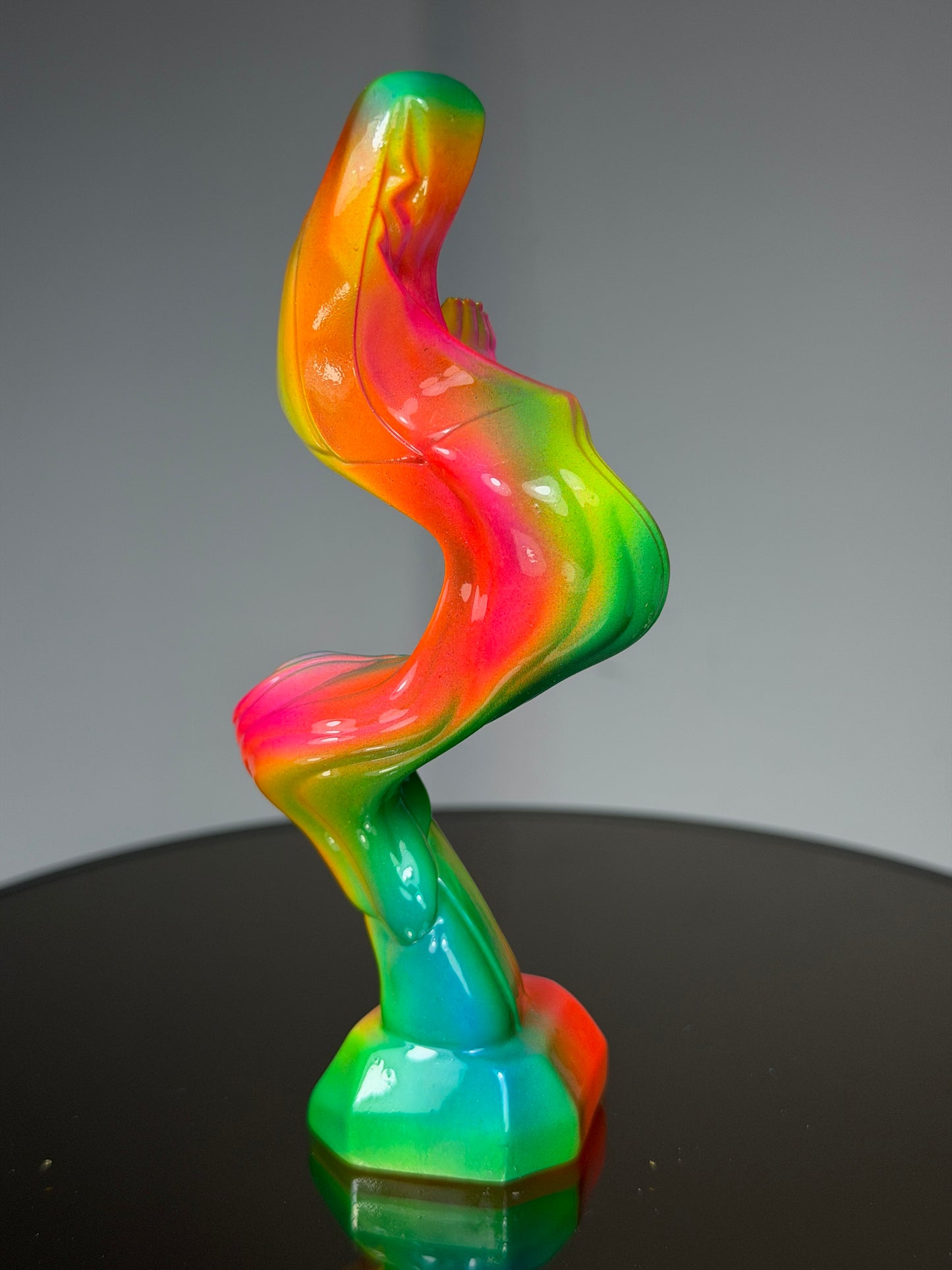 Twisteder Sister: Neon Twist