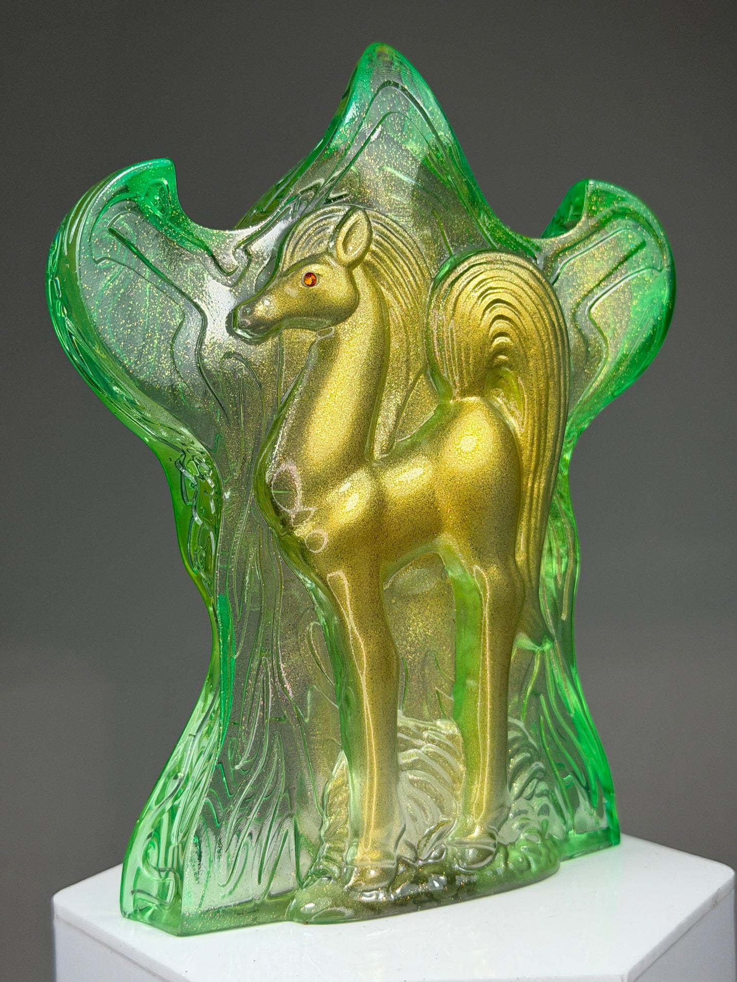 Xzeeo Ho’ss: Gold/Green