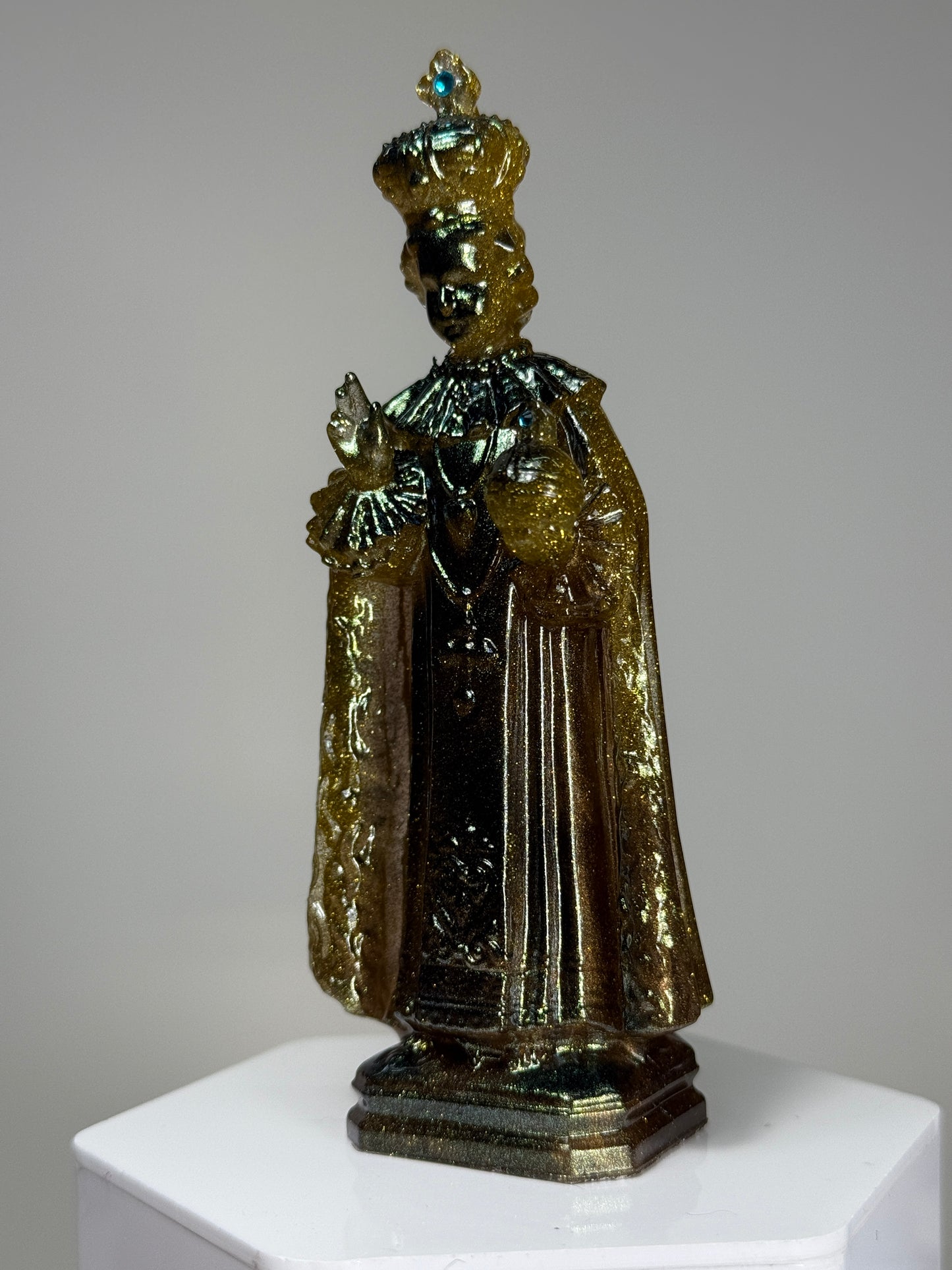 Infant Jesus Of Prague 2.0: Gold Heart