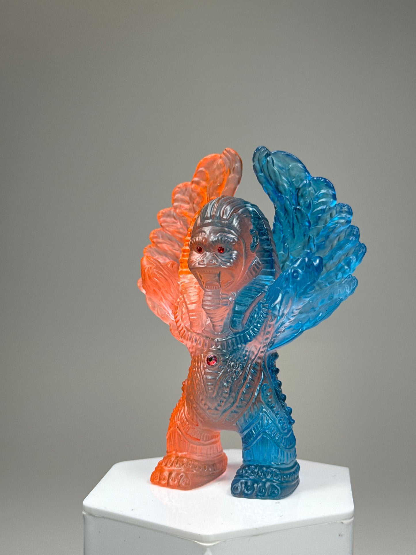 Winged Sphinx Ape: Split Screen Smooth