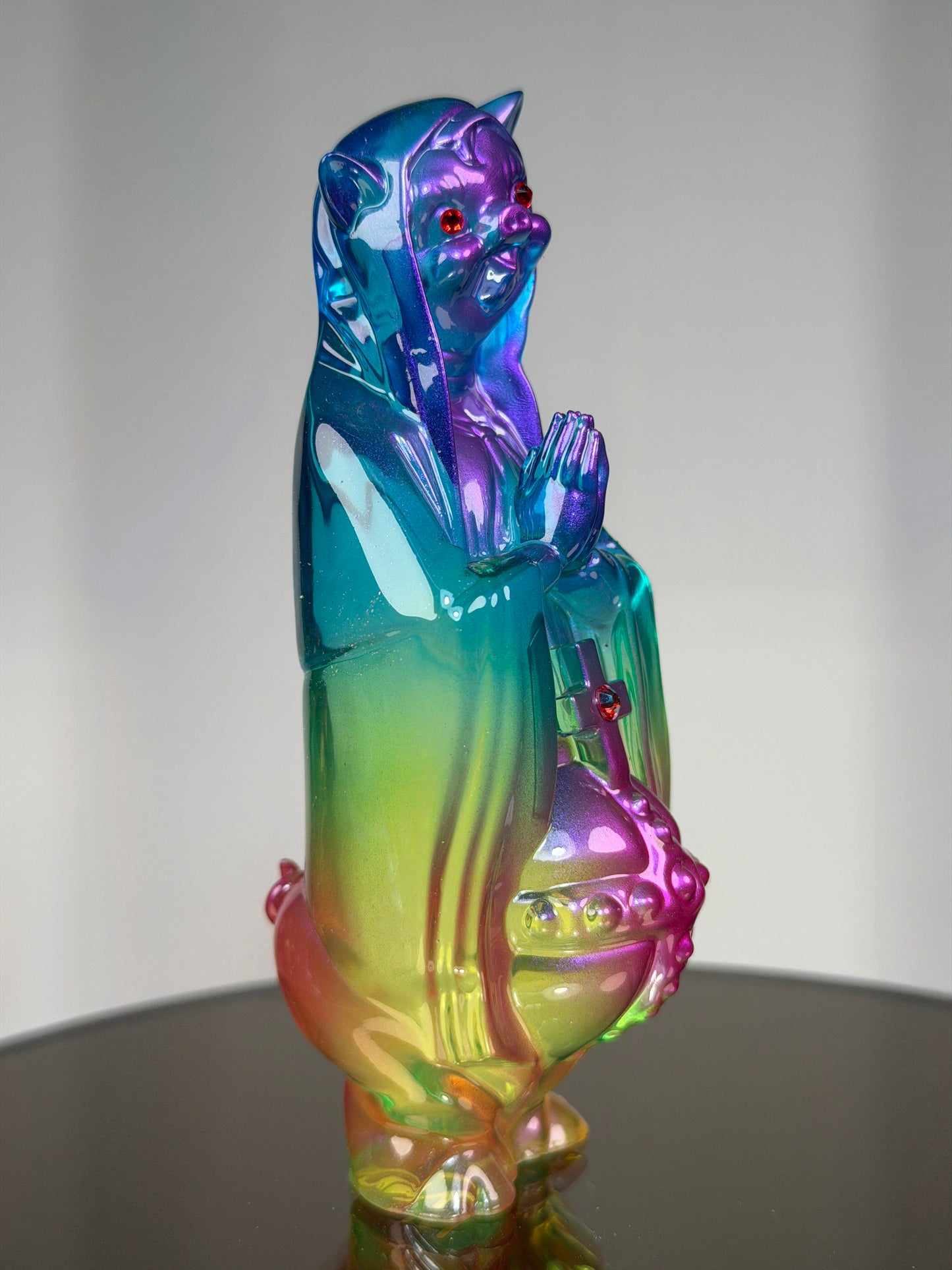 Piggy Mary, With Child: Slight Rainbow