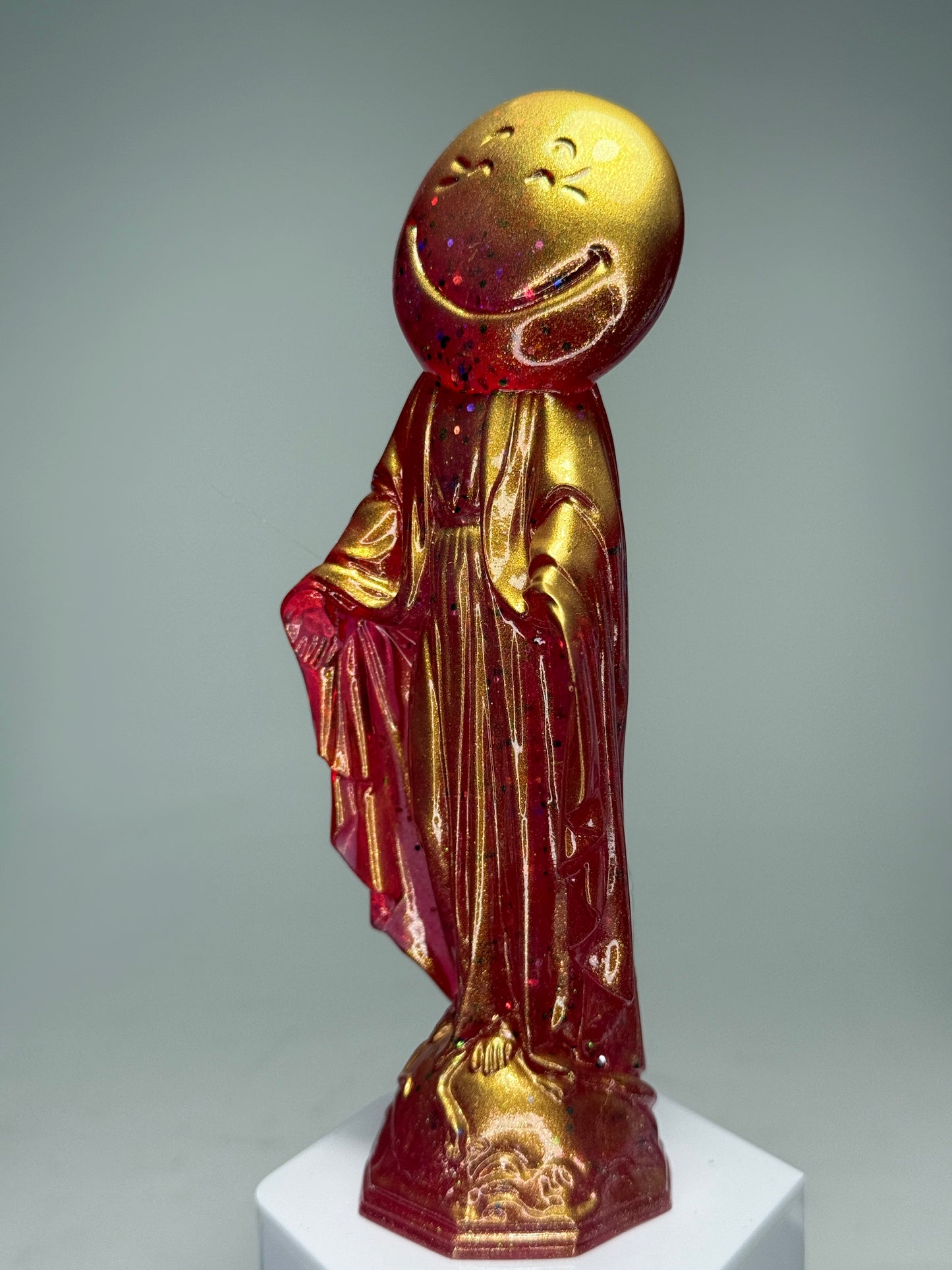 Happy Mary: Red ‘n Gold