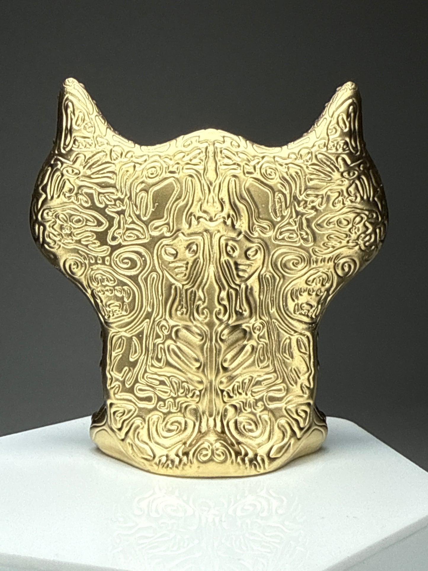 Kaxxl Yi’mm: Gold Chrome