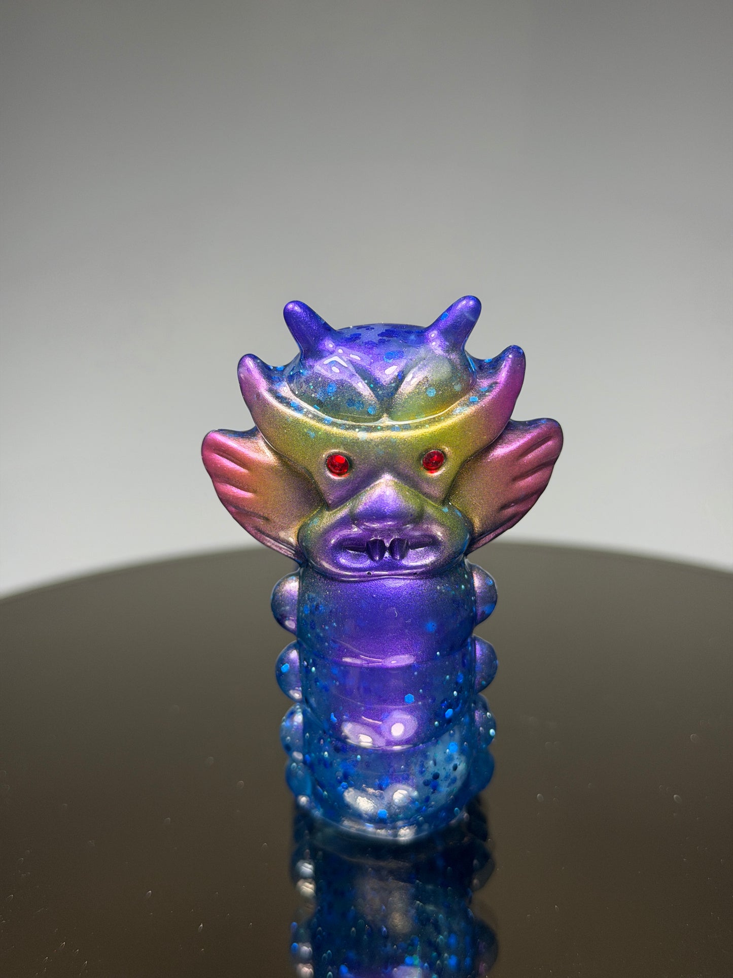 Worm Aton: Glitter Blue Stealth Glow