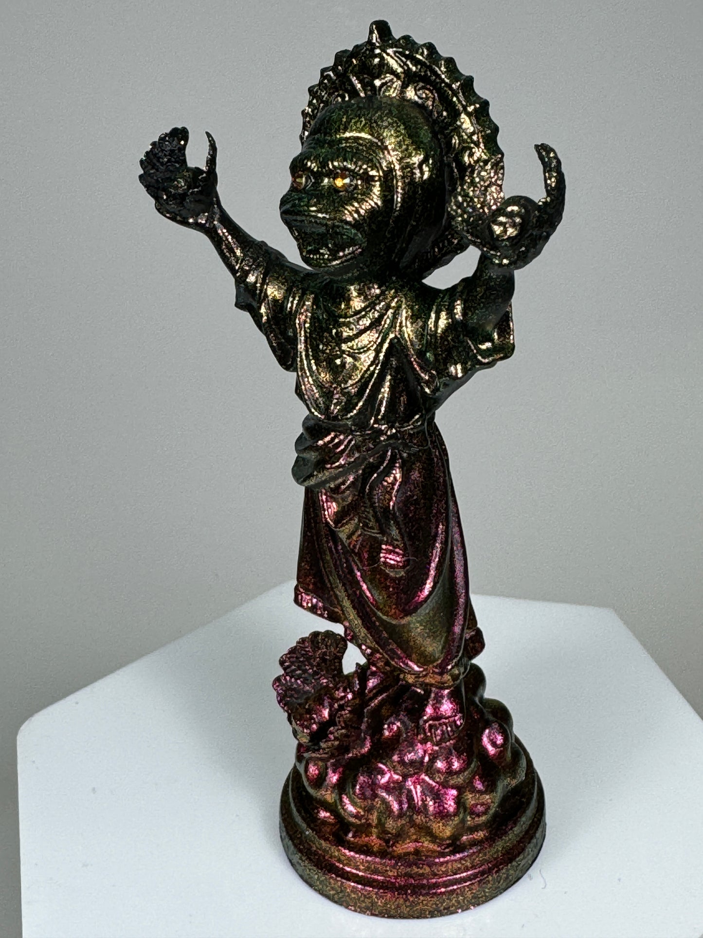 The Child Ape Jesus, Destroyer of Cherubs: Color Shift Red/Gold Gold/Red