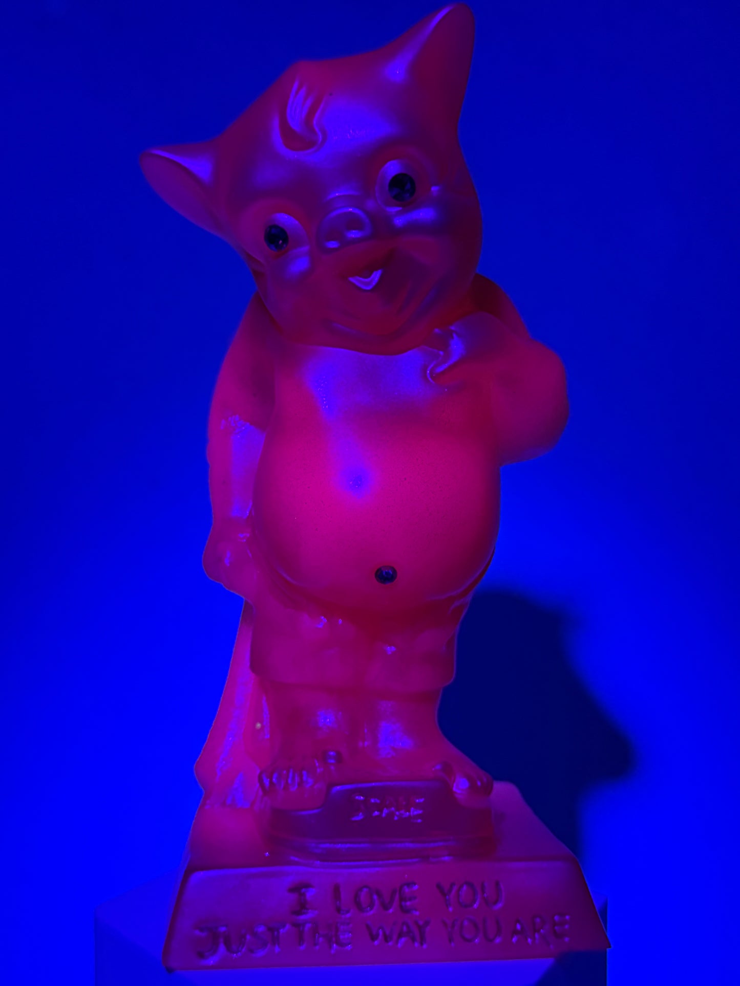 Love You Pig: Pink with Red Glow