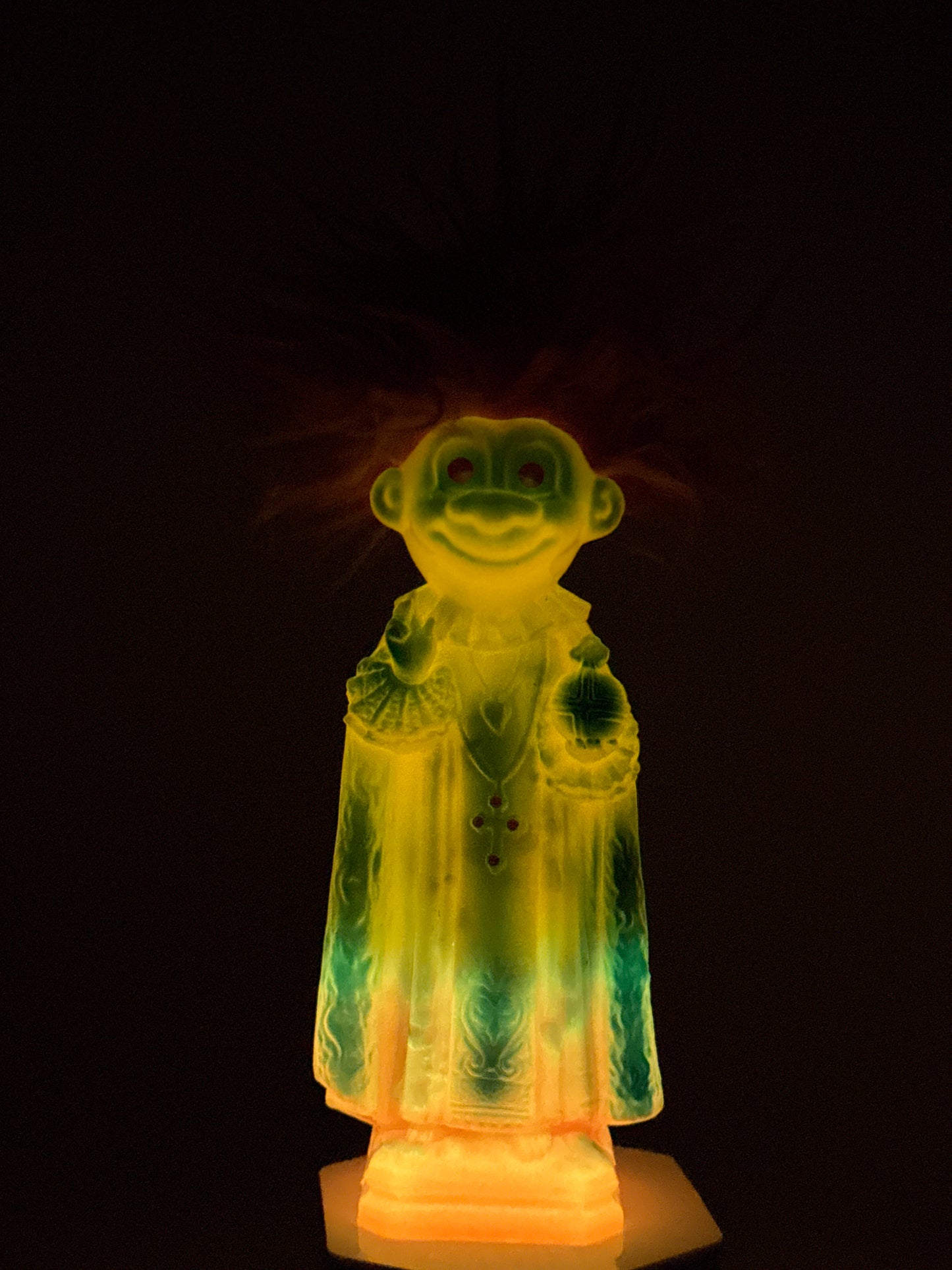 Saint Troll: Glow White/Orange