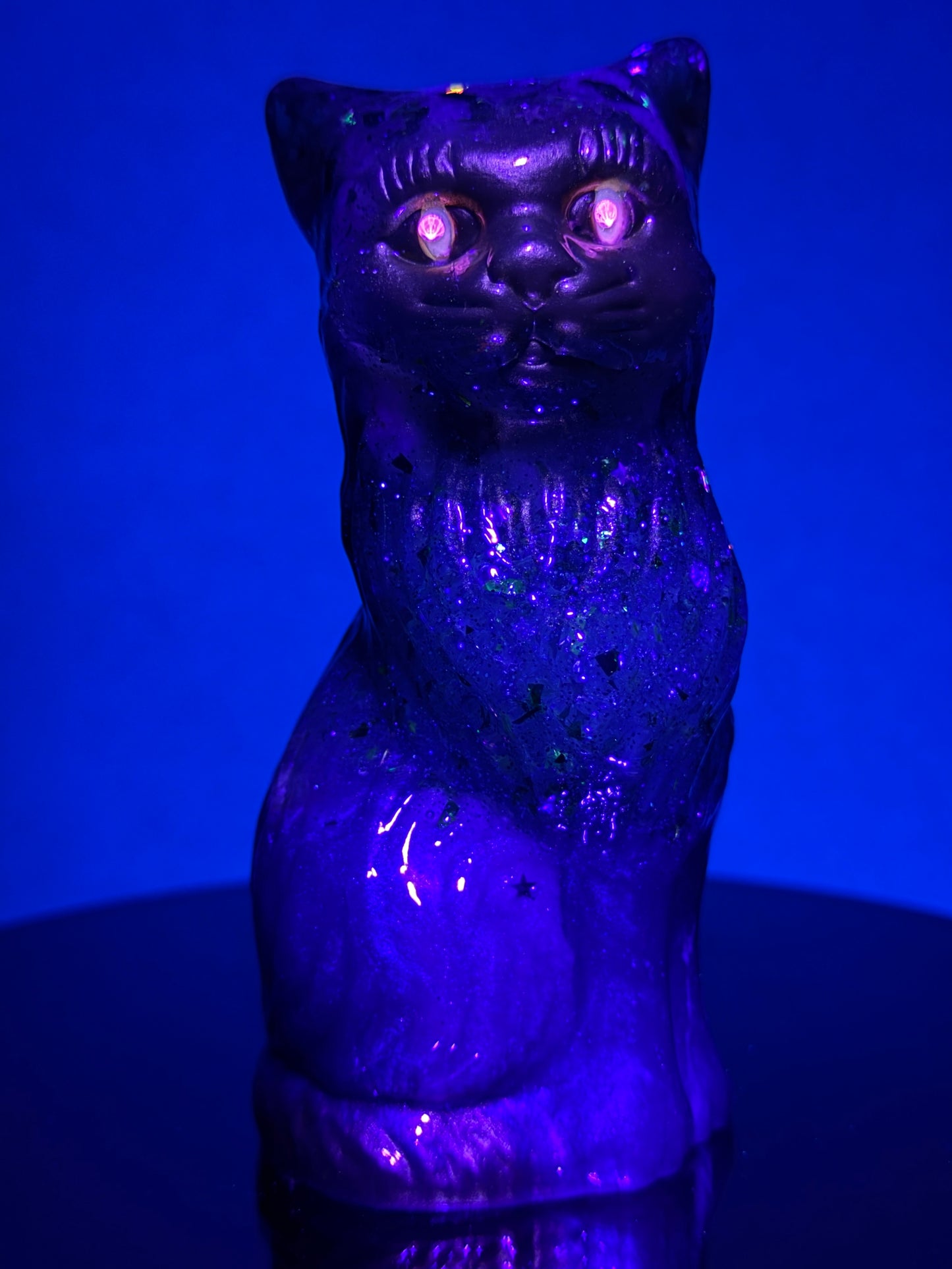 Cat: Glow Eyes Sinful