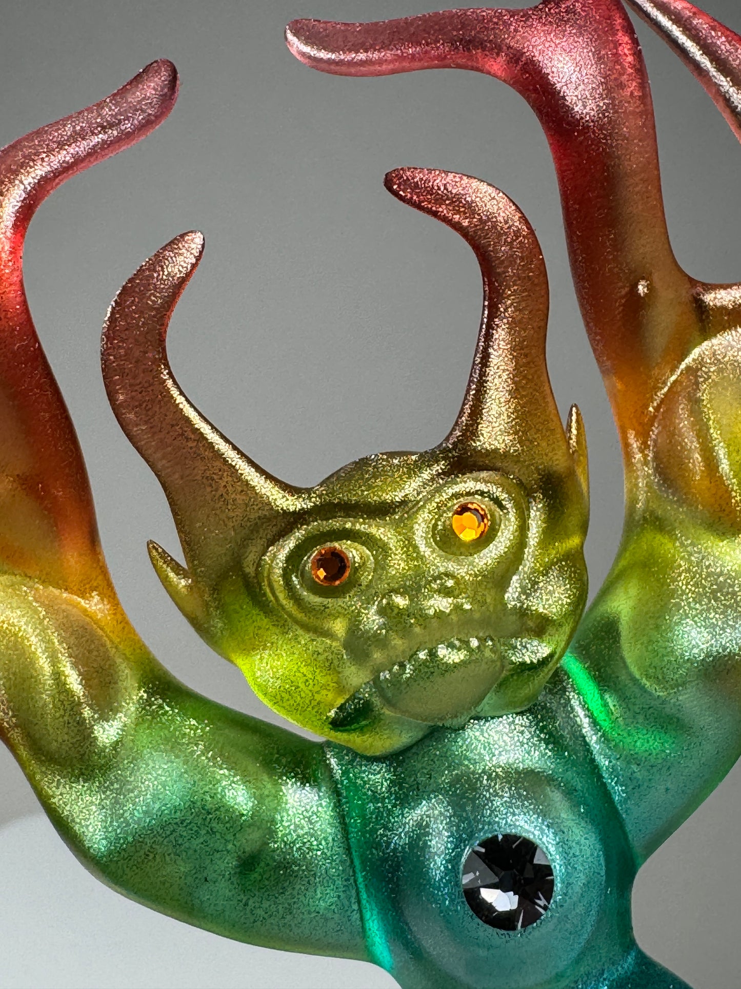 Antler Arms Beast: Transparent Rainbow Flake