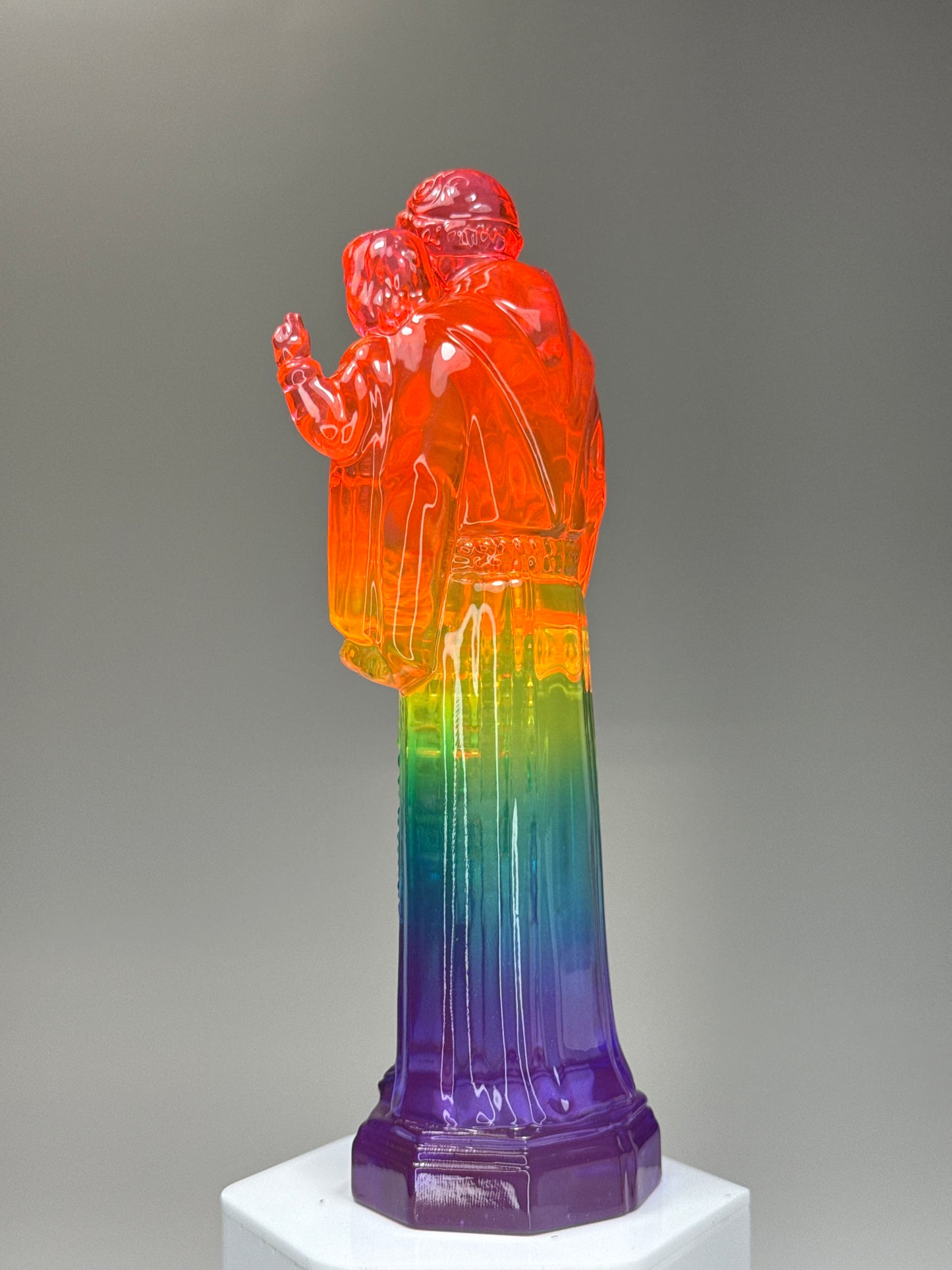 Cyclops with Twins: Transparent Rainbow