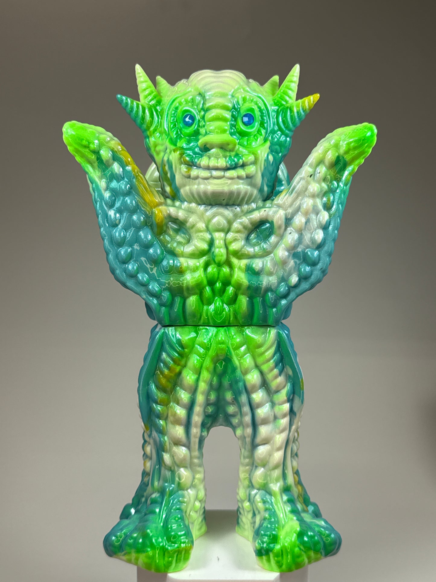 Beautiful Insect: Trapezoid Non Grada