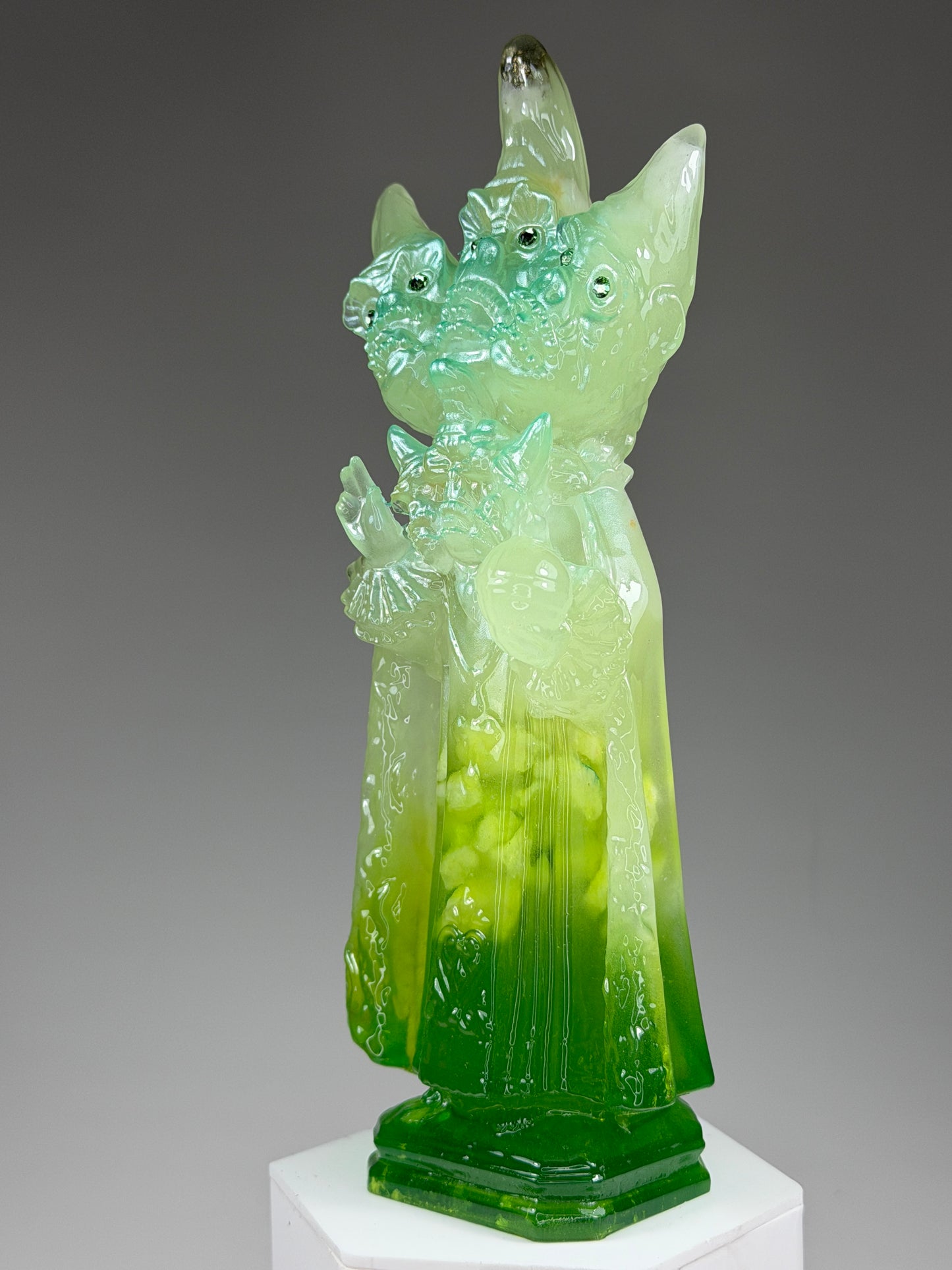 Saint 666: White/Green Fade Glow