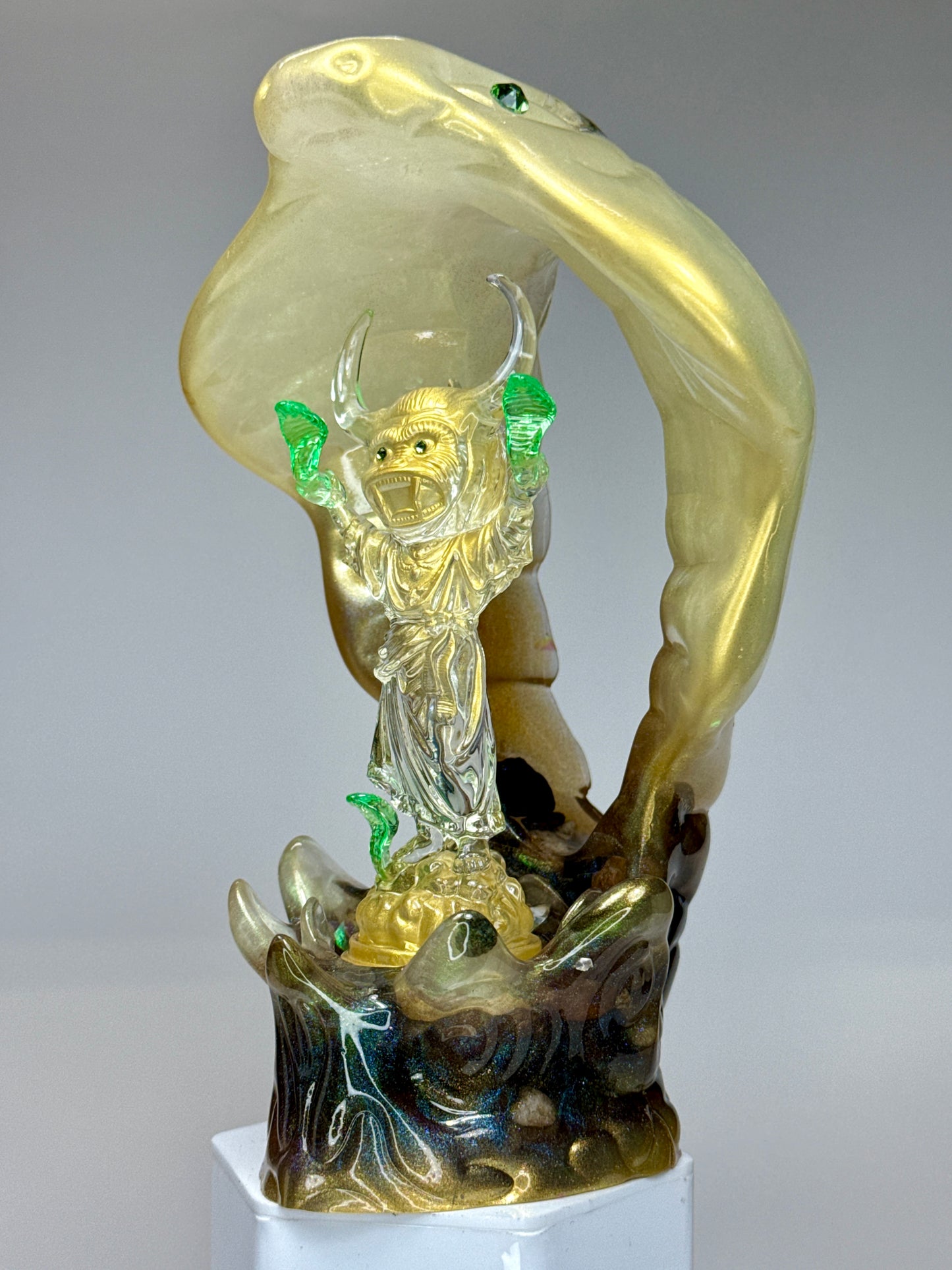 Snake Handler Shrine: Pearlescent Overlord