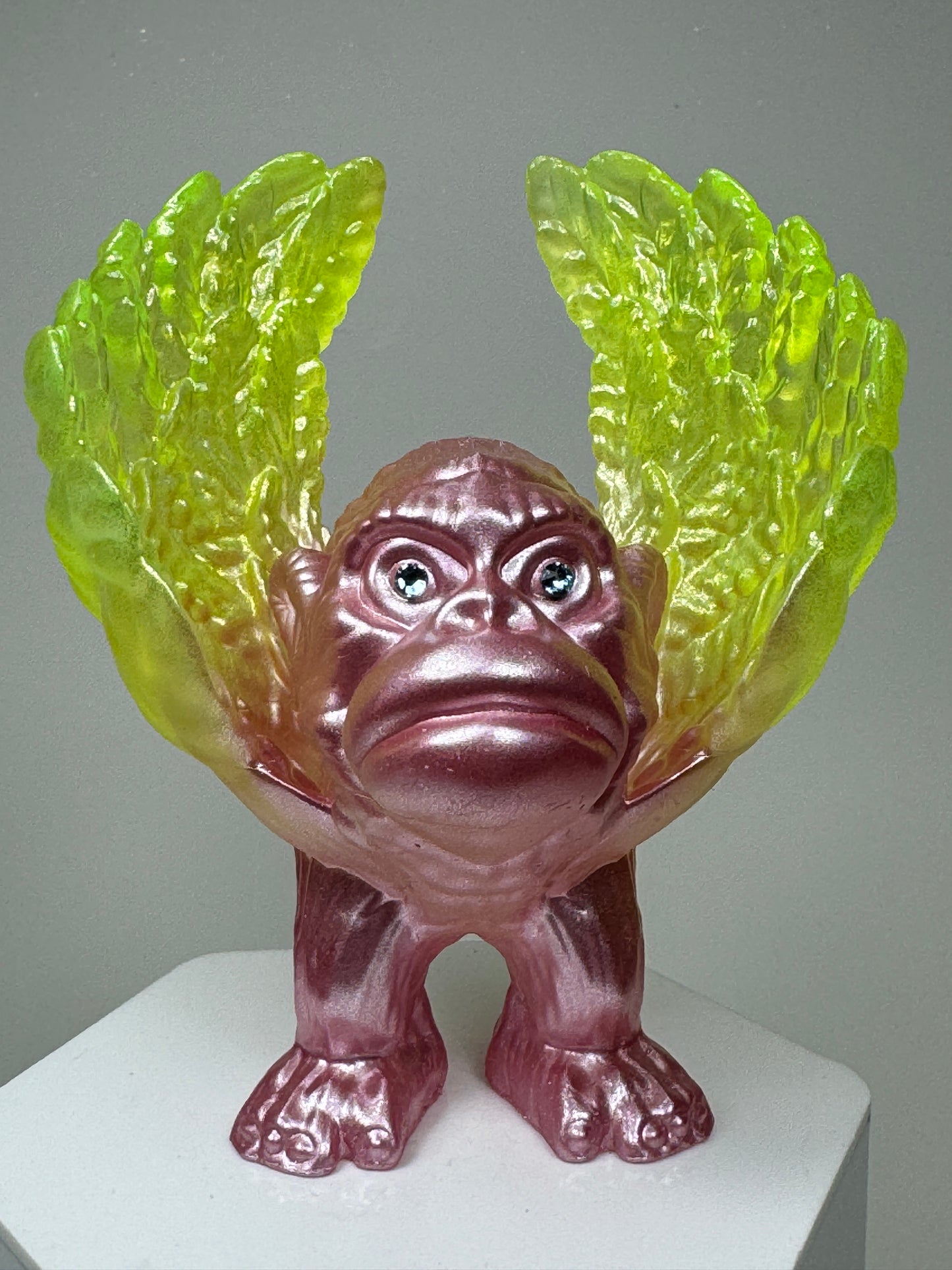 Winged Ape Hopper: Pinker Hop