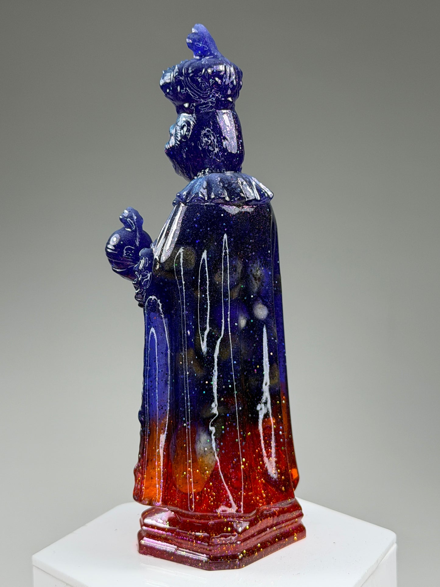 Saint Ape: Royal Fade Glow