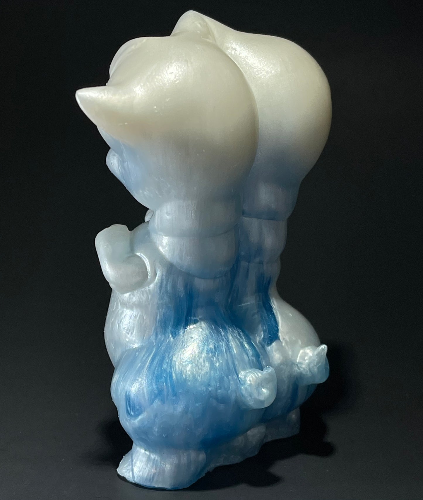 Double Twisty Pig: Resin Cast Blue Fade