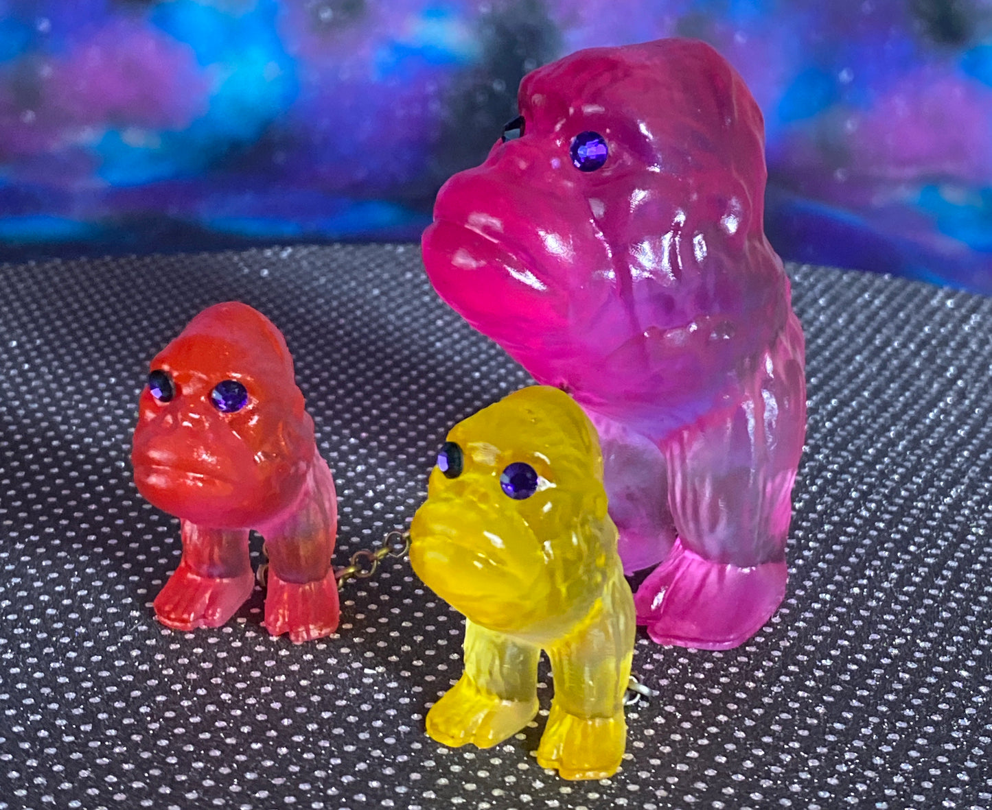 Ape Hoppers: pink/red/yellow