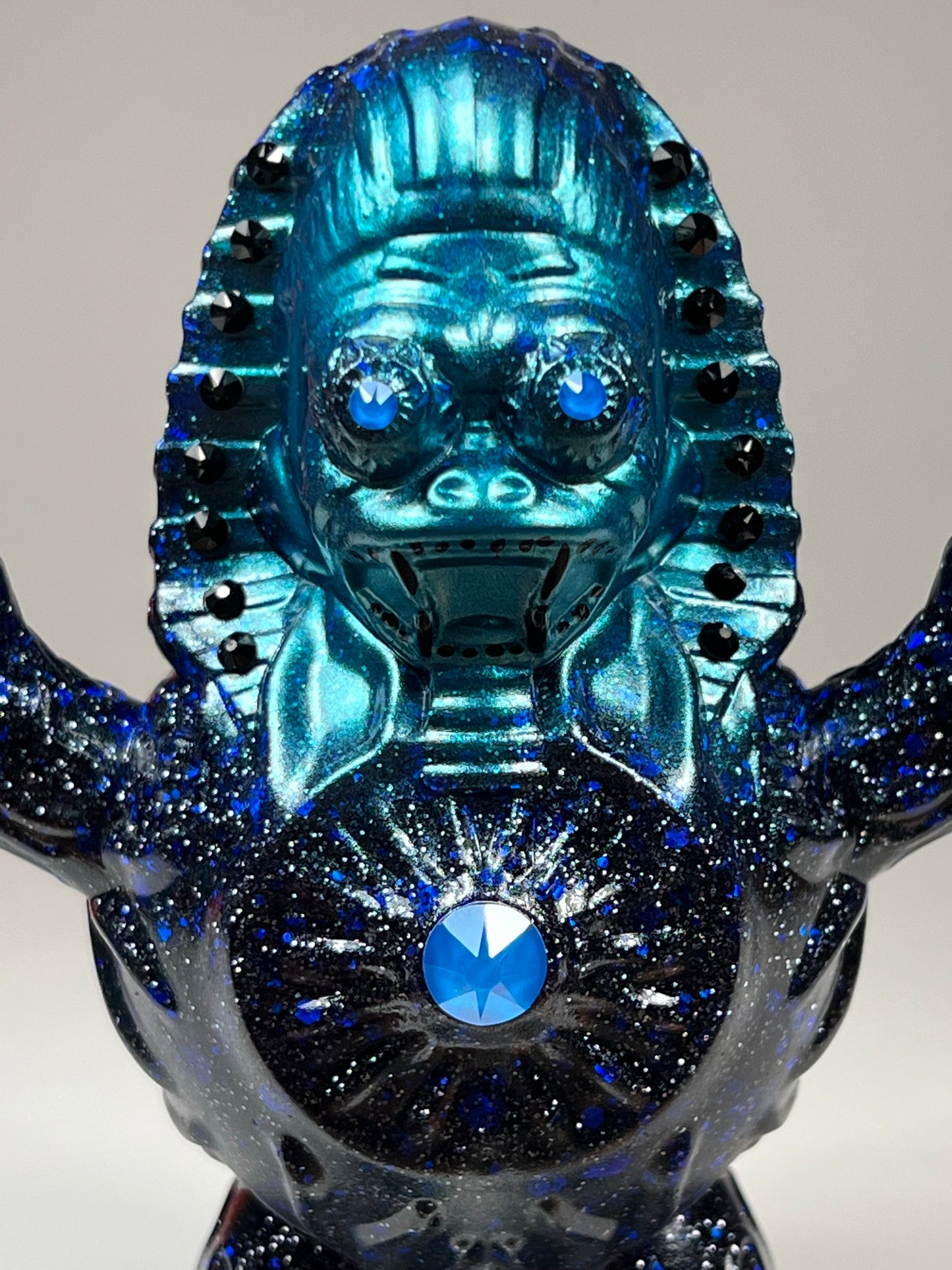 Sphinx Ape Eyeball Troll: Full Motion Universal Blue