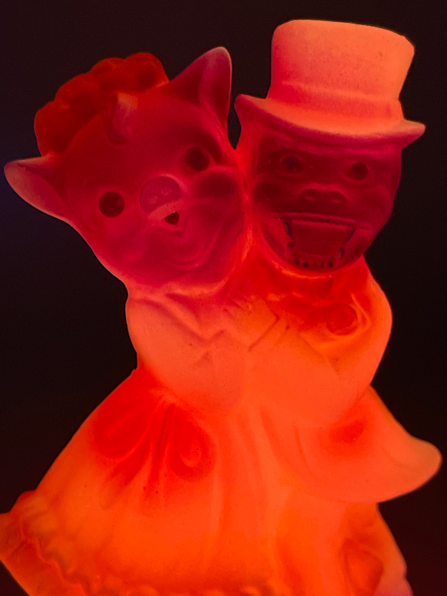 The Wedding of Piggy and Ape: Glow in the Dark Orange Madness Adventure