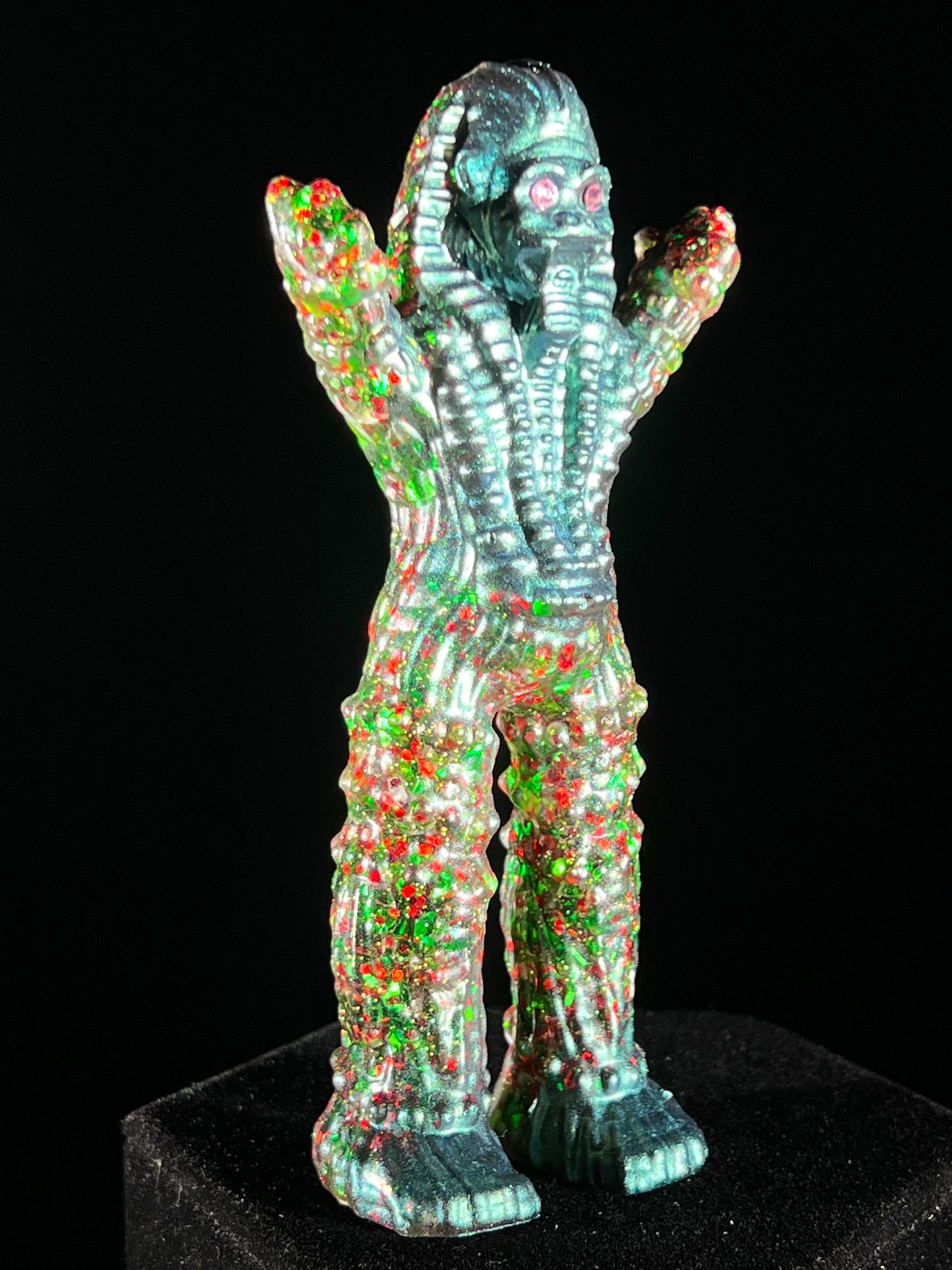 Astro Sphinx Ape: green and Red Glitter Agility Test