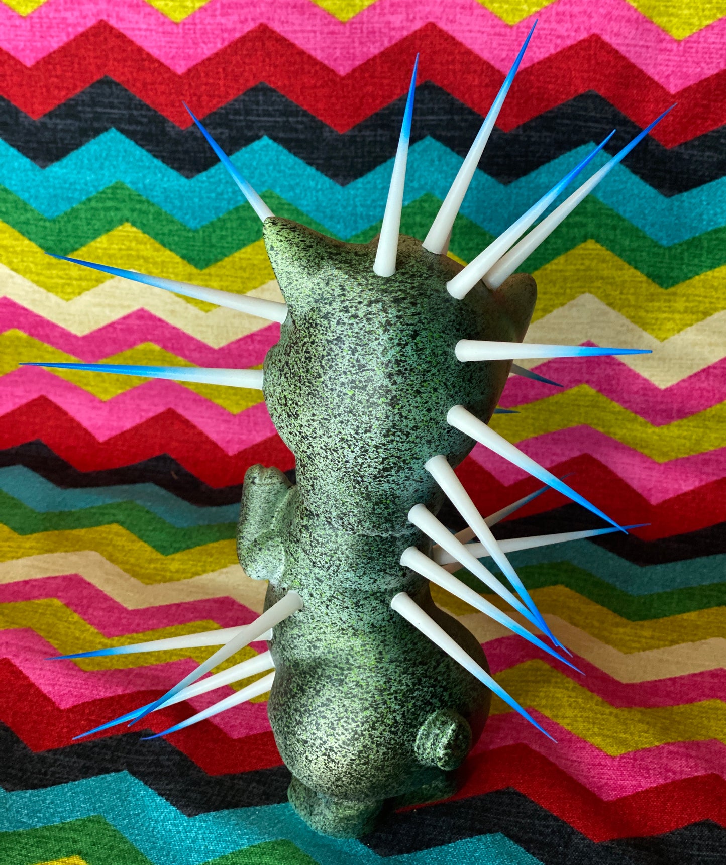 Twisty Pig with Slender Spikes