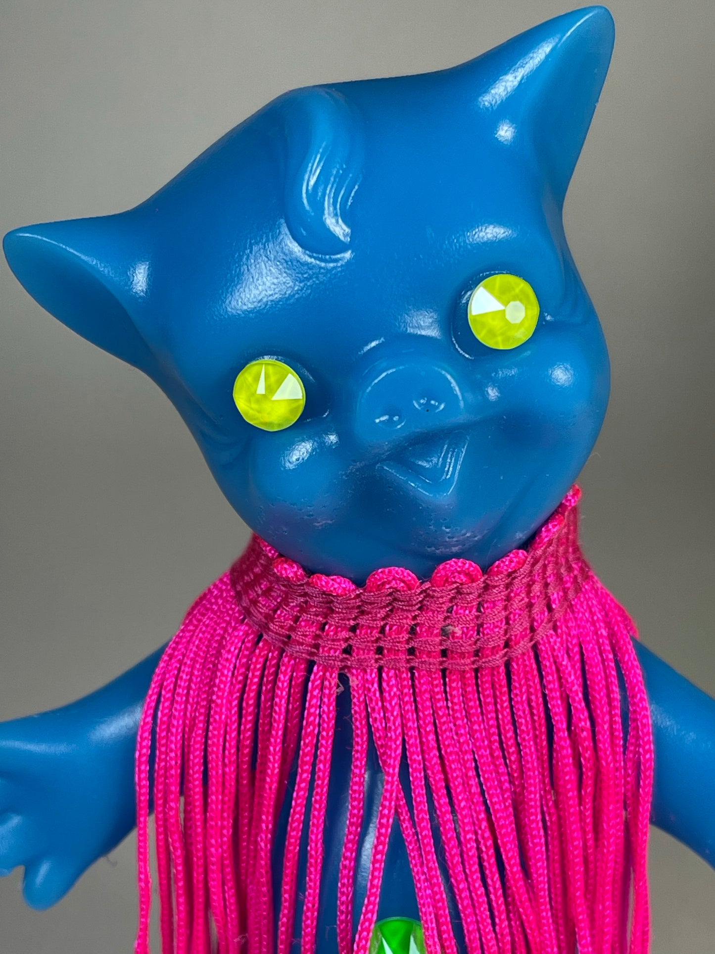 Piggy Troll: Blue Neon