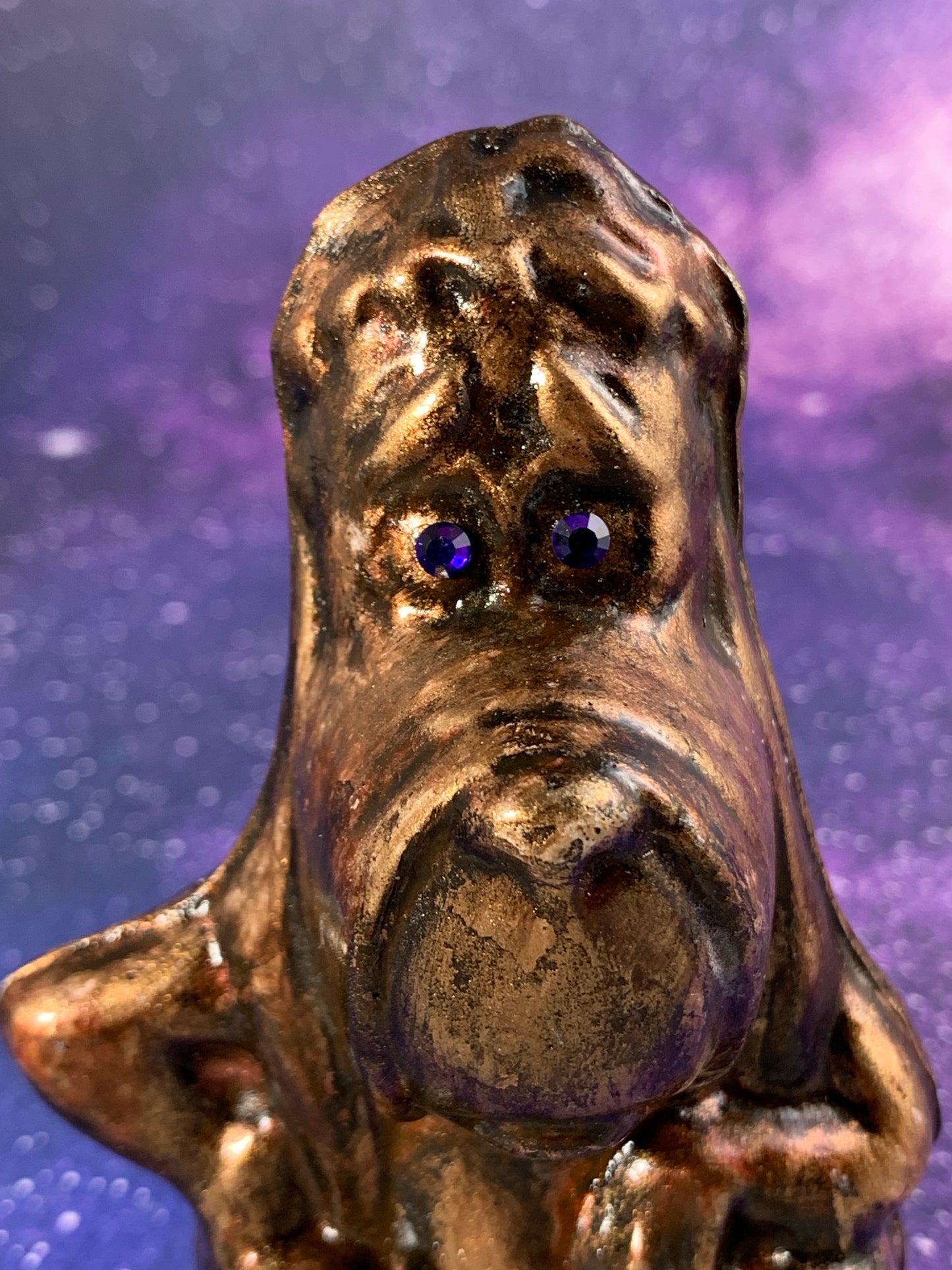 Mister Droopy: Bronze Reflections