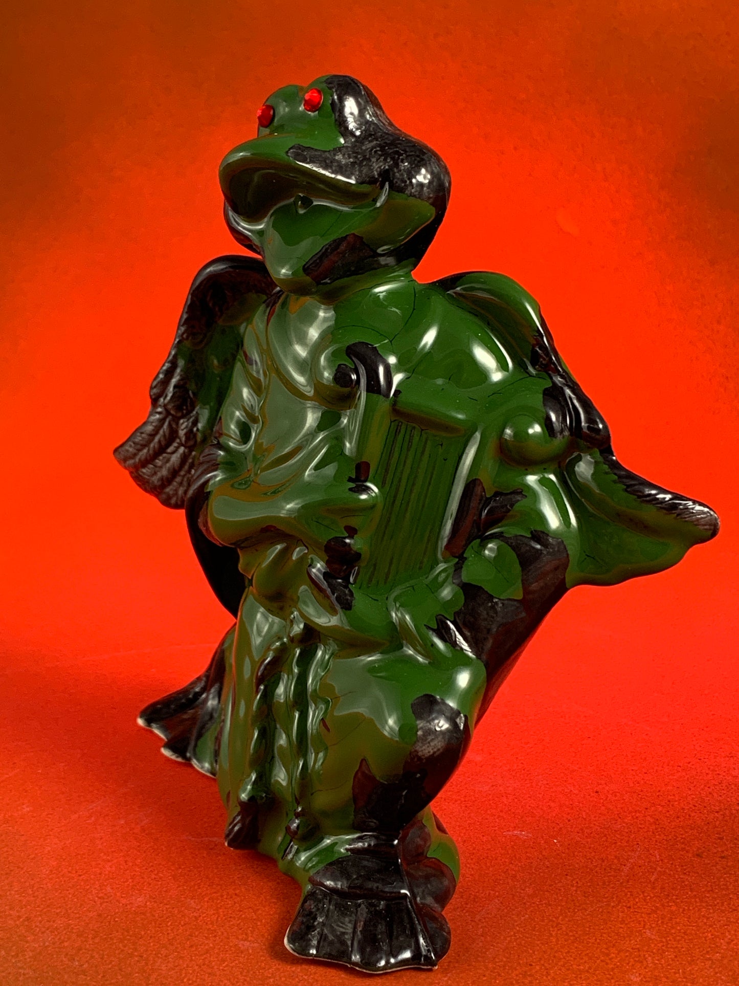 Harp Frog: Black and Green