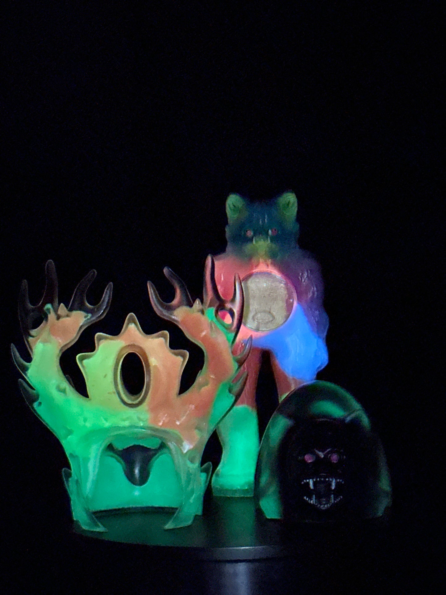 FAKE AstroApe XXL: Mega UV Glow in the Dark Factory Kat