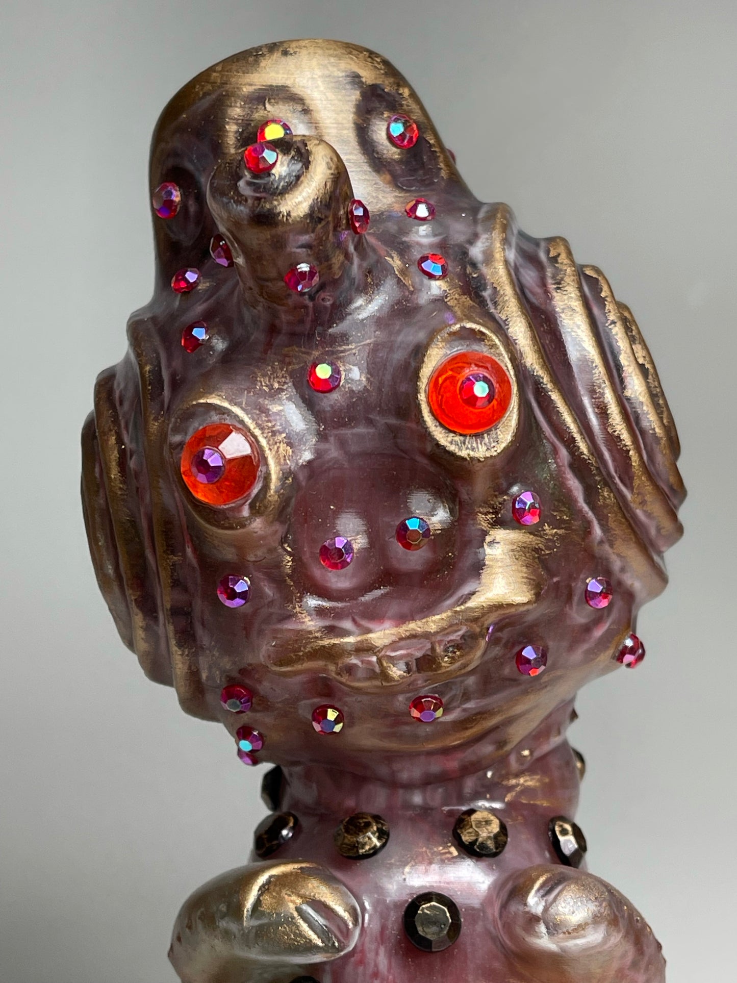 Robot Pig: Visit to the Planet of Parasitic Rhinestones