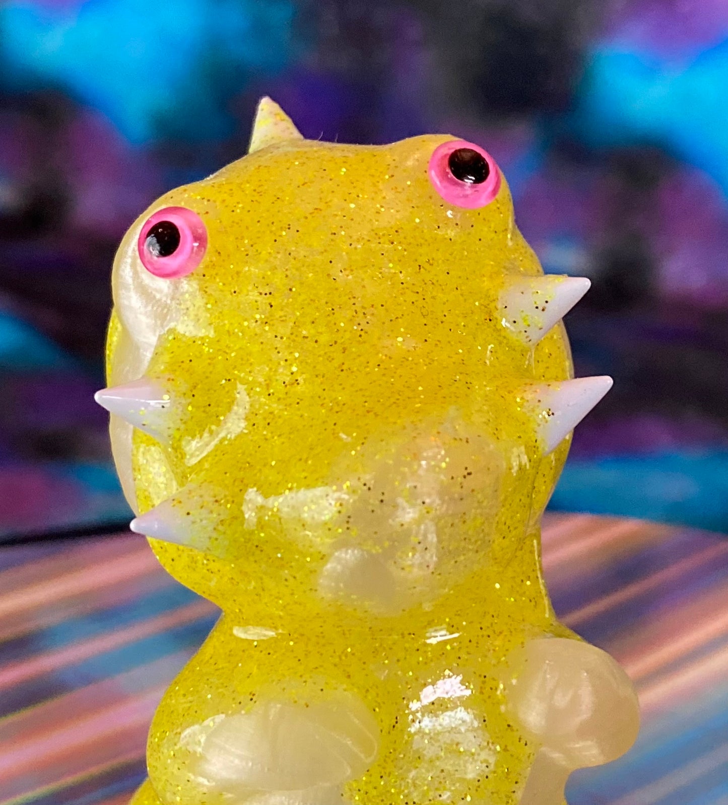 Color Dump: Yellow Glitter Crocodile Headed Twisty Pig