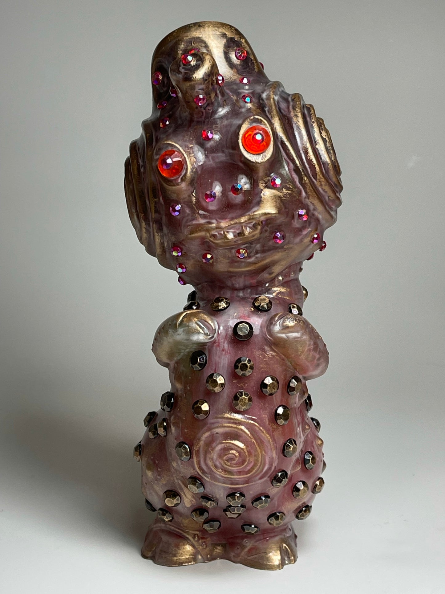 Robot Pig: Visit to the Planet of Parasitic Rhinestones