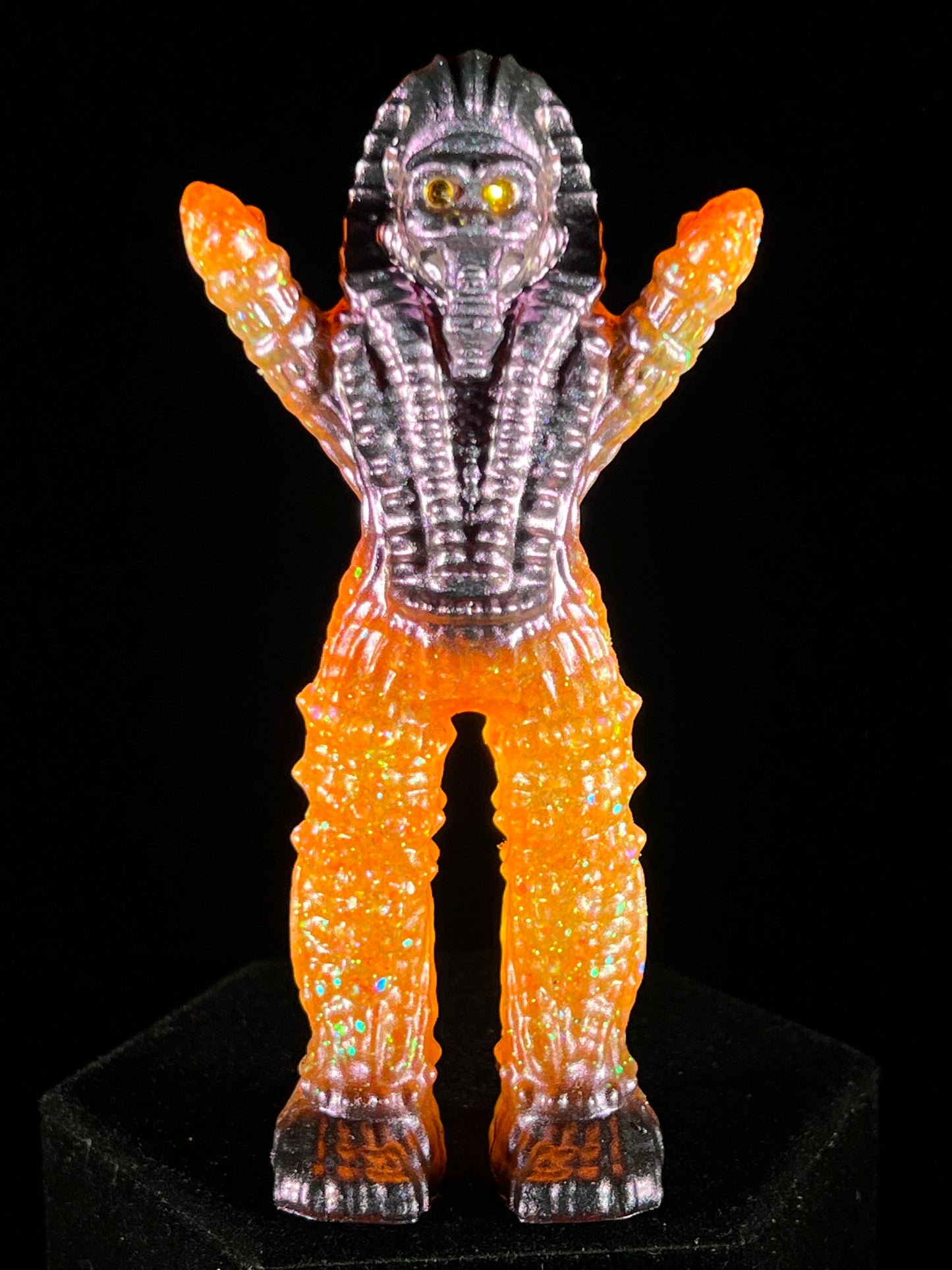 Astro Sphinx Ape: Orange Glitter Agility Test