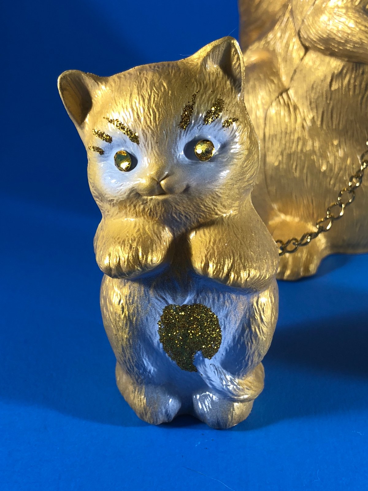Squirrel with cats: Gold with white, glitter and chains